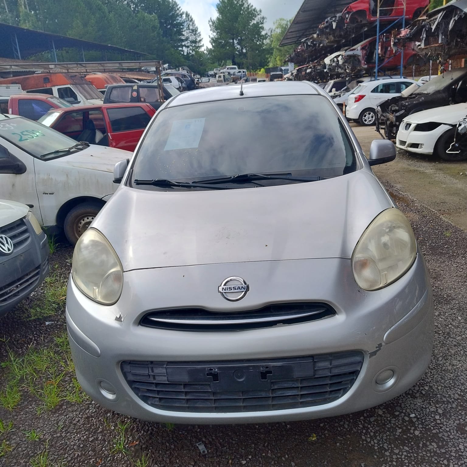 Sucata Nissan March  1.0  flex 2013